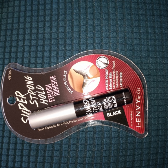 Eye lashes and I Envy blk lash glue - Picture 2 of 8